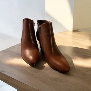 Brown Boots size 8